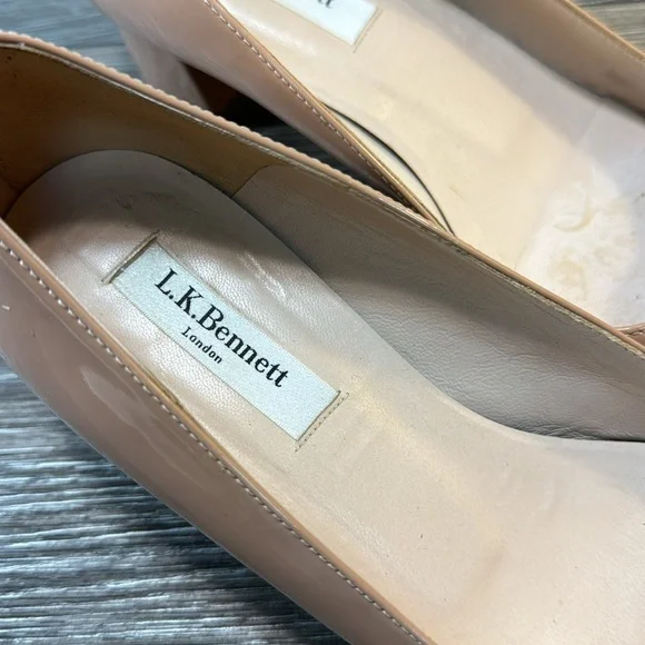 LK Bennett Beige Heels with Gold Bow - Picture 2 of 9